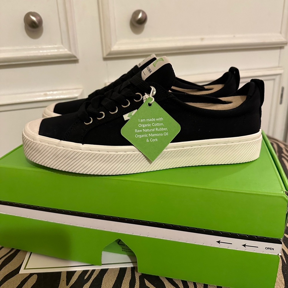 Cariuma OCA low black sneakers sz 8M/9.5W - Picture 5 of 7